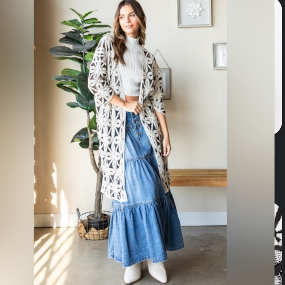 Veveret Geometric Open Front Three-Quarter Sleeve Cardigan